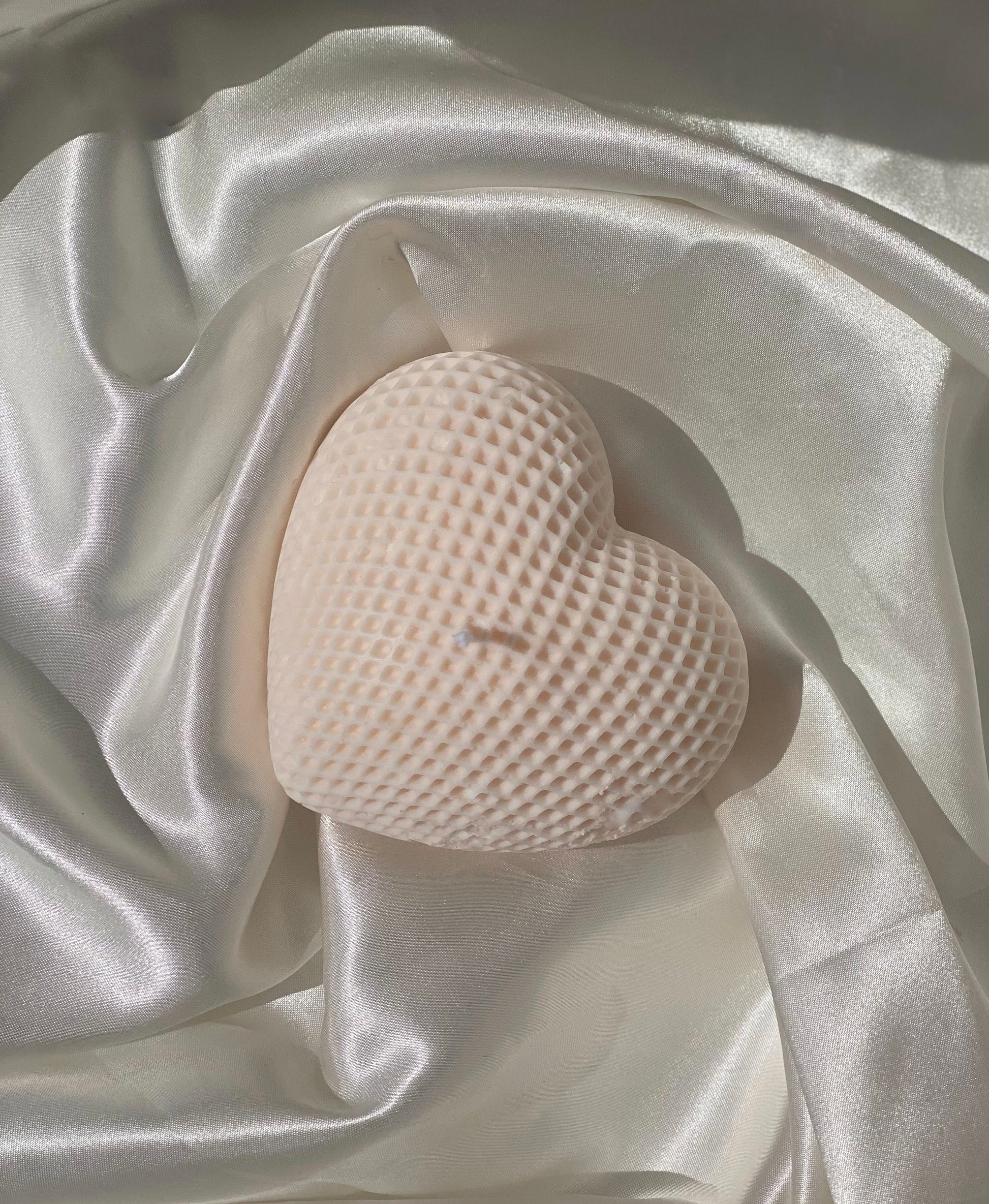 Heart Candle (Romantic 3D Soy Wax Gift for Valentine's Day & Beyond) - Angelic Fragrance